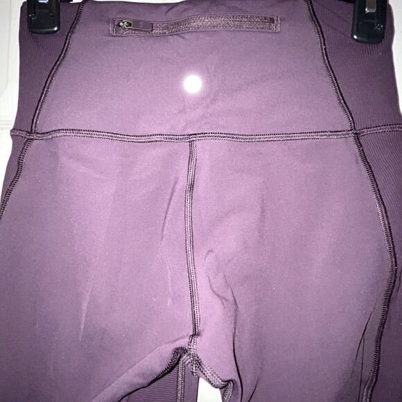 Lululemon On Your Mark Crop Black Cherry Sz 4 - Picture 5 of 8